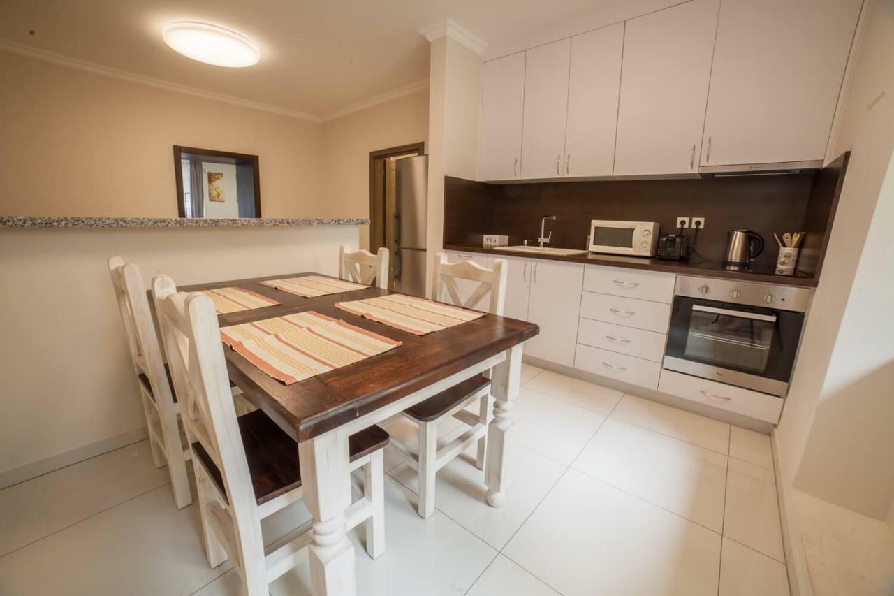 Spacious Apartment In City Center Братислава Екстер'єр фото